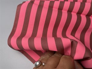 Patchwork stof - Tula Pink's stribet i sart neonpink / rødbrun
